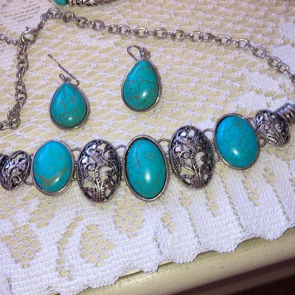 Vintage Silver Tone Turquoise Necklace/Bracelet/Earrings Set - Picture 7 of 7